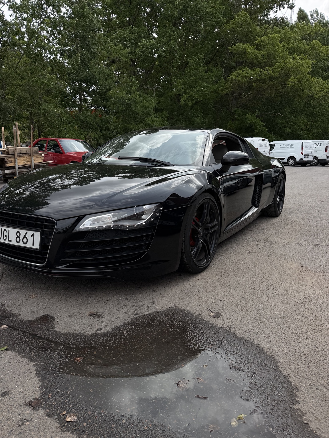 Svart Audi R8