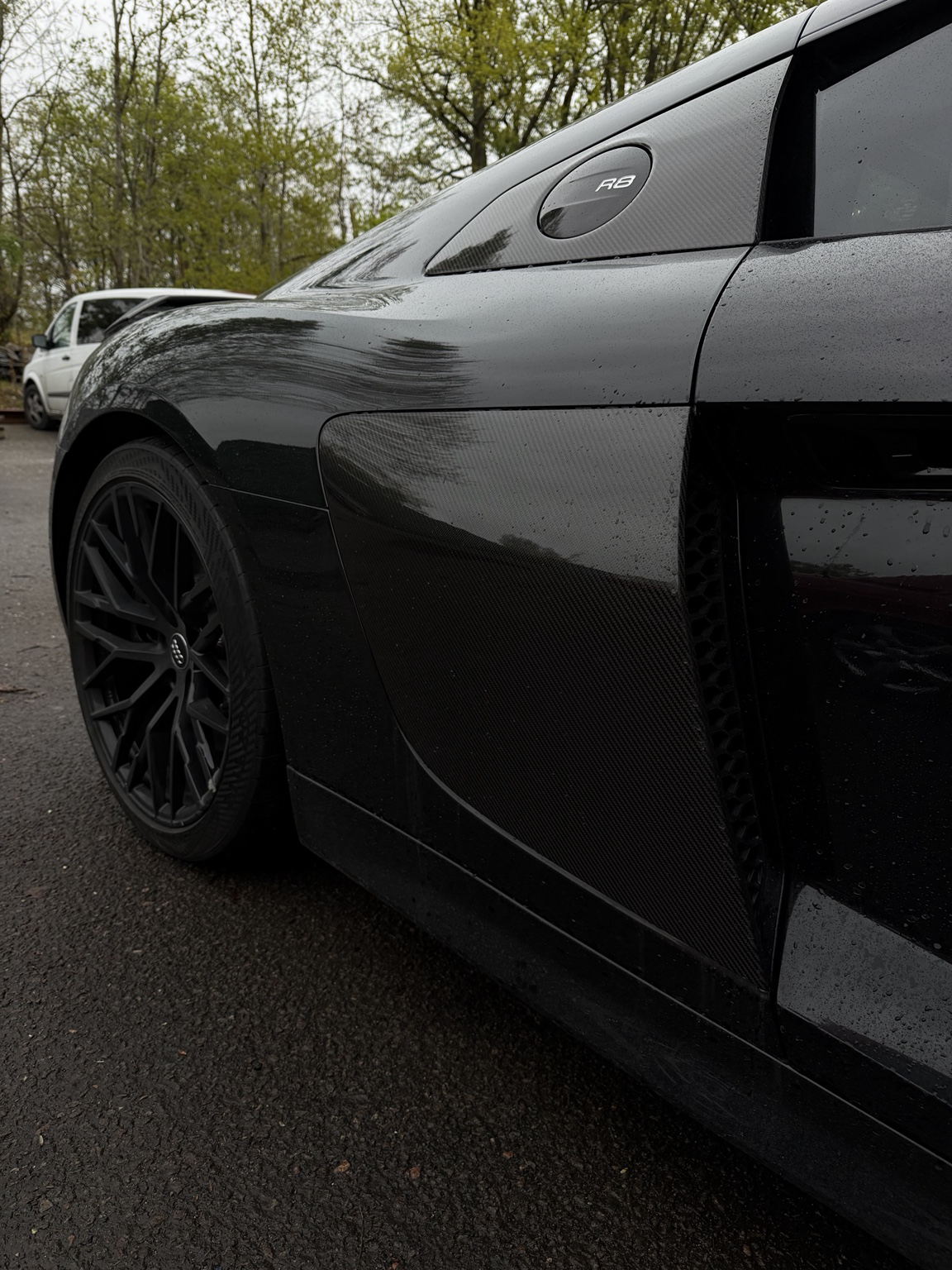 Audi R8 side