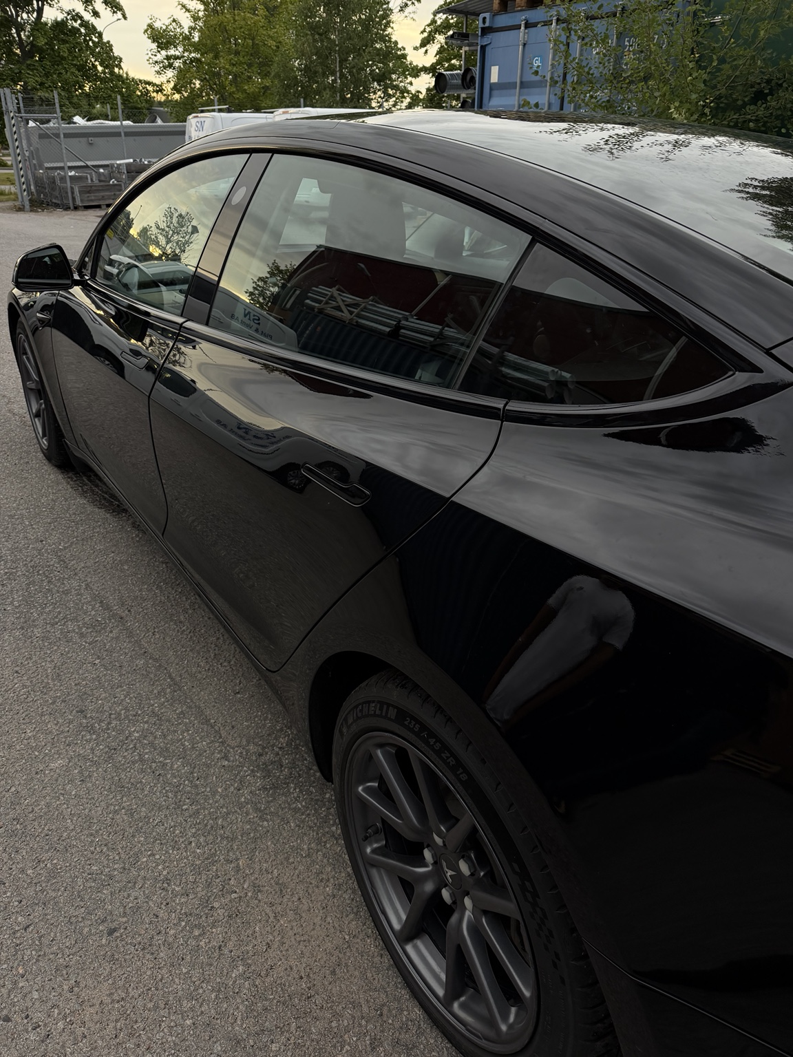 Tesla chrome delete